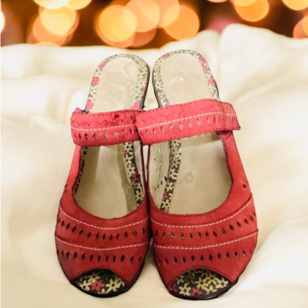 JAMBU Wedge Clogs Women’s 7. Mary Jane Red Suede Leather Floral Print Shoes